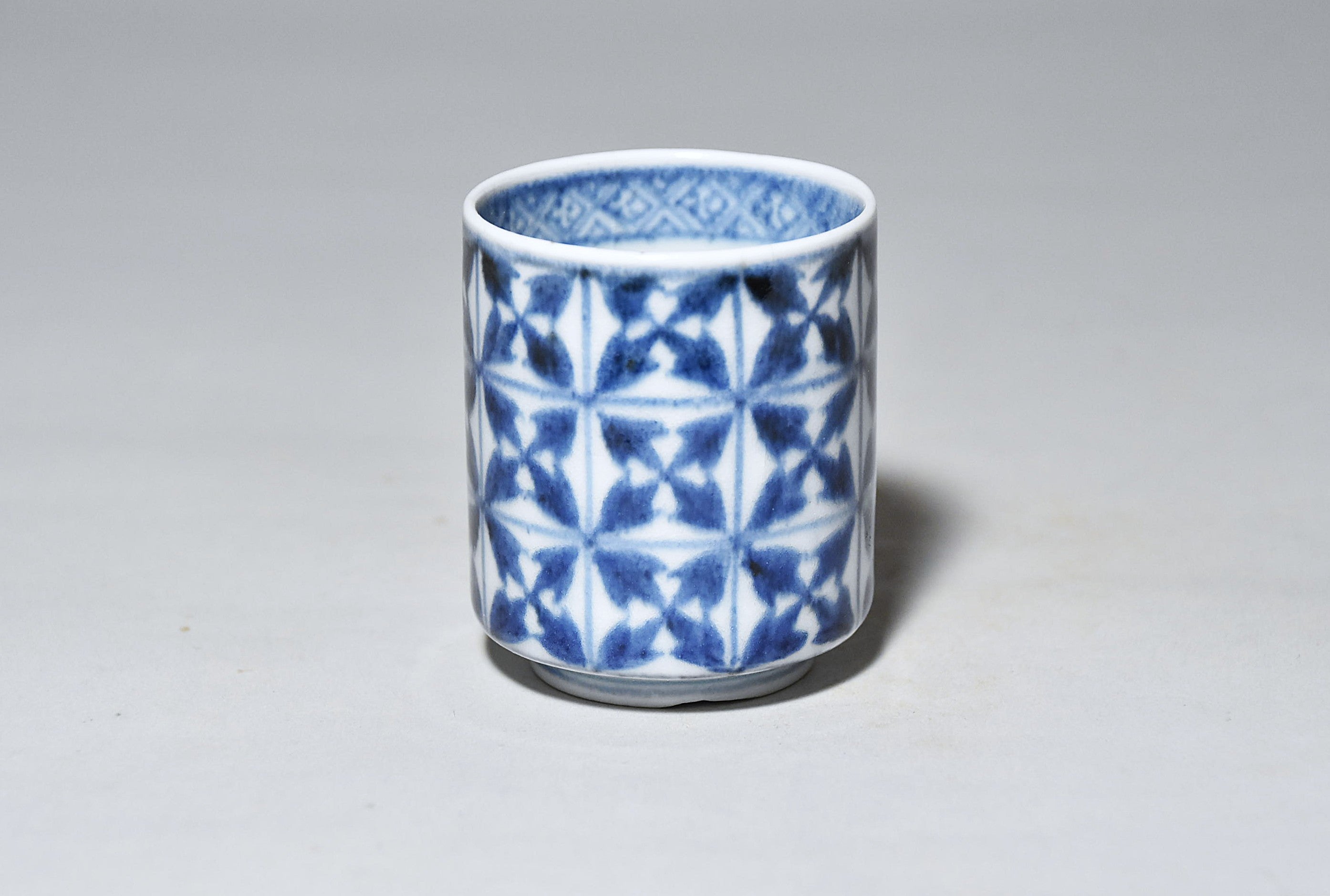 江戸時代の猪口 古伊万里筒猪口その2（江戸時代） – 青花の会｜seikashop