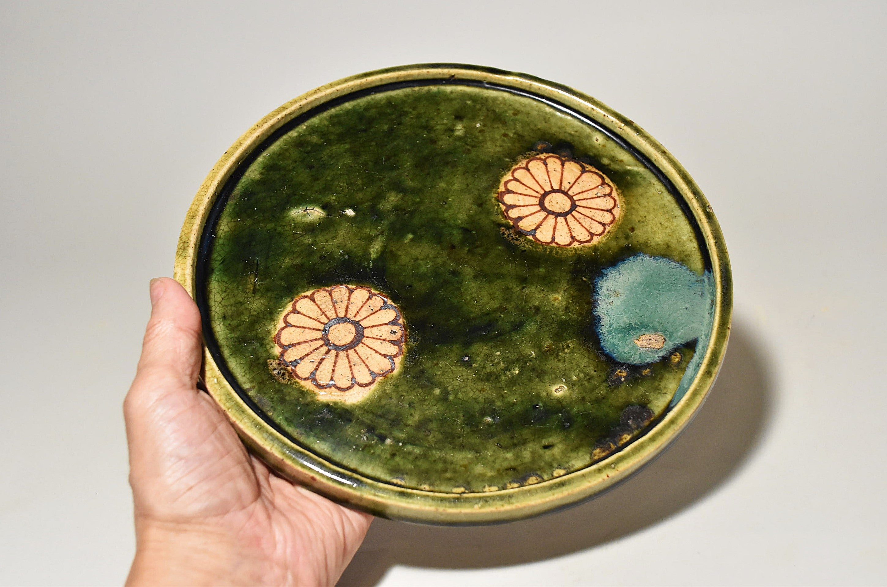 瀬戸織部釉菊文行灯皿その2（江戸時代） – 青花の会｜seikashop