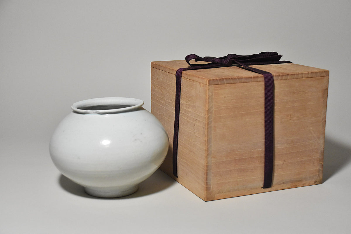 李朝前期白磁壺（李朝時代）