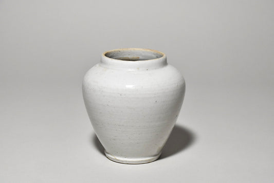 古伊万里白磁小壺（江戸時代）