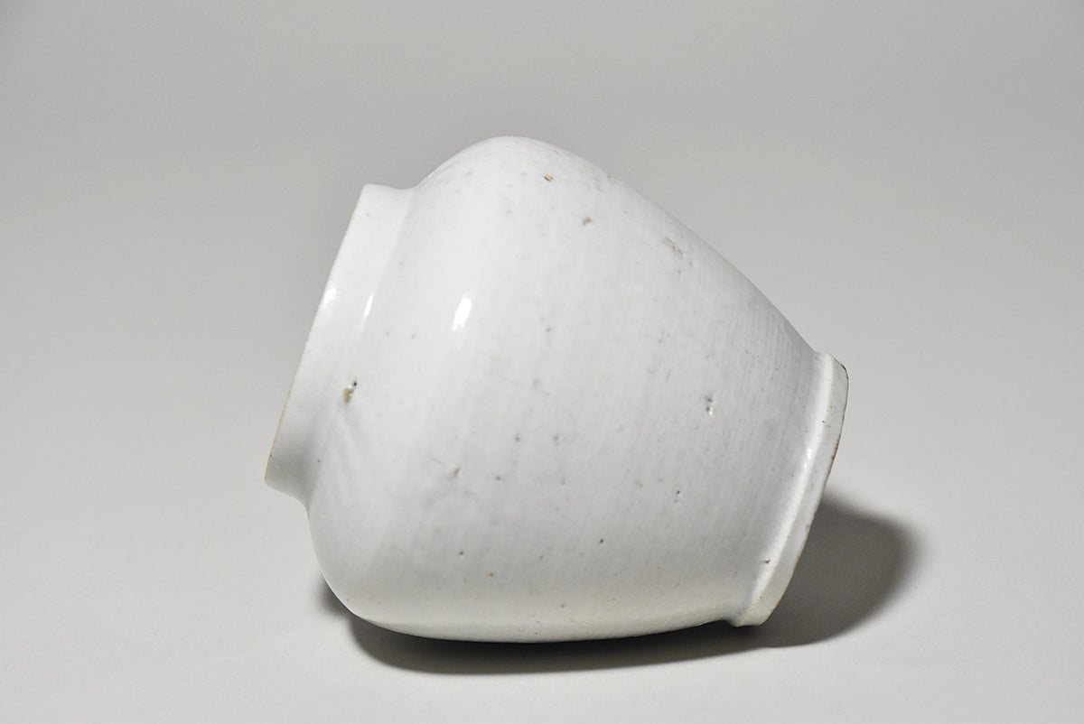 古伊万里白磁小壺（江戸時代）