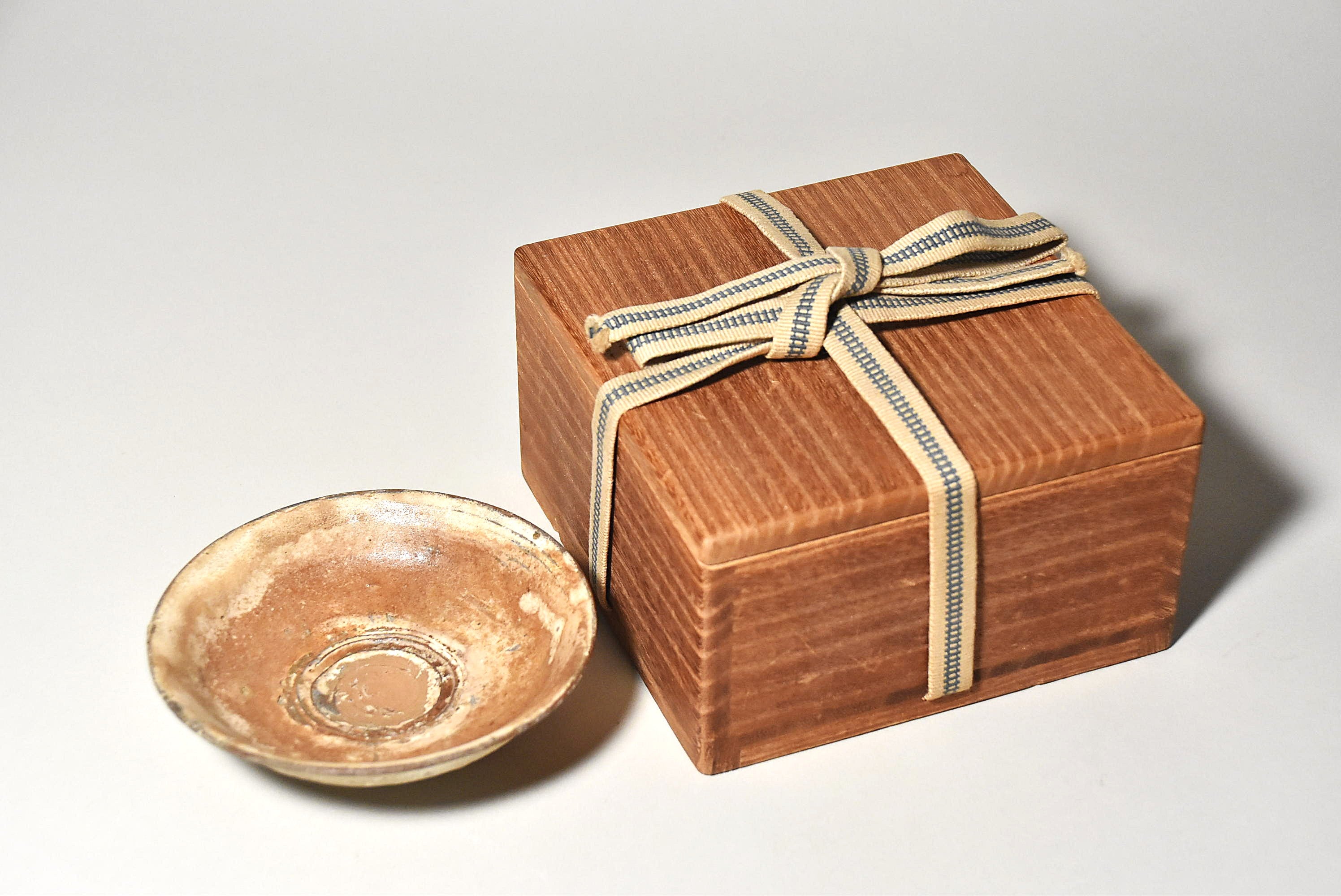 李朝刷毛目平盃（李朝時代） – 青花の会｜seikashop