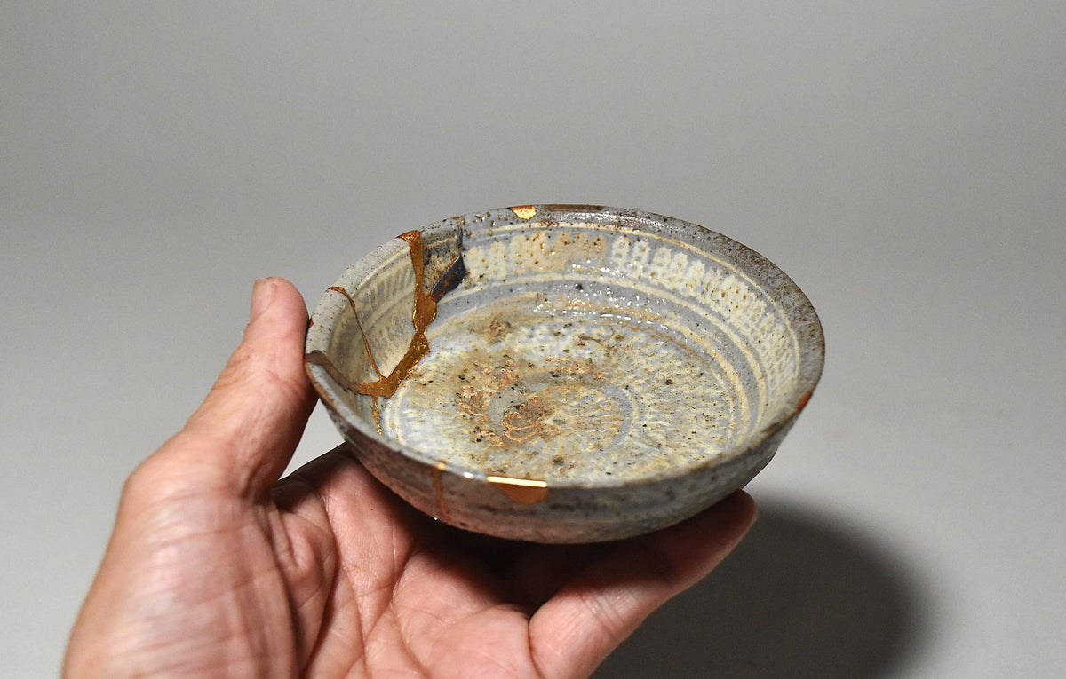 李朝三島手平盃（李朝時代）