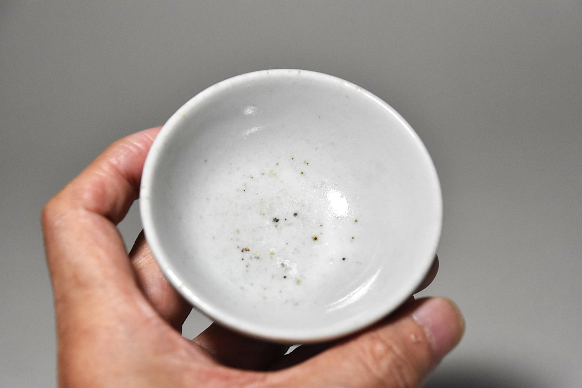 古伊万里白磁猪口その２（江戸時代）