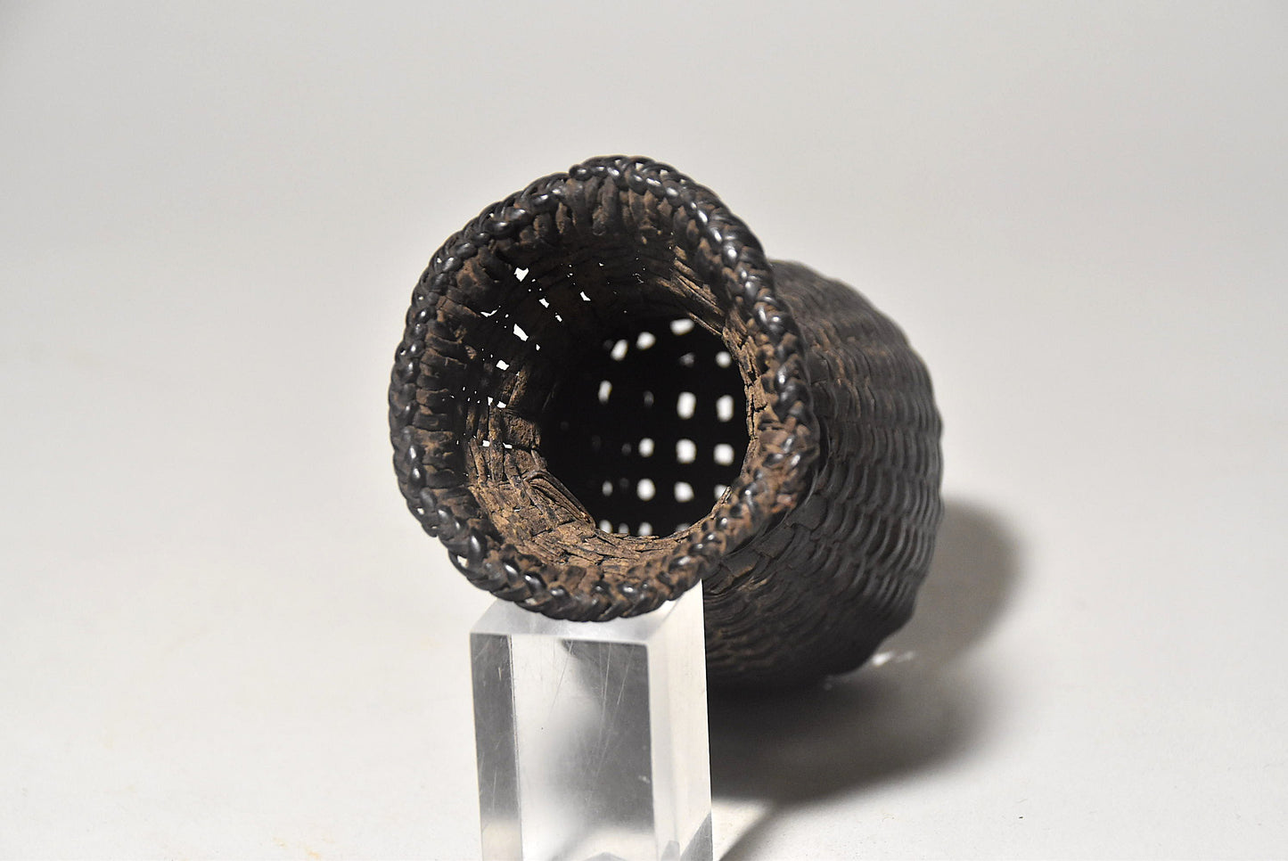 小篭掛花入（江戸時代）