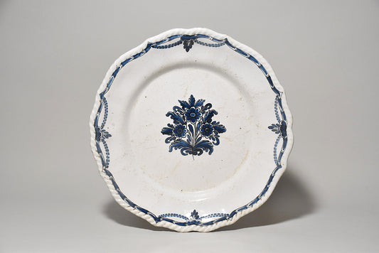欧州軟陶花文大皿その１（１８世紀）