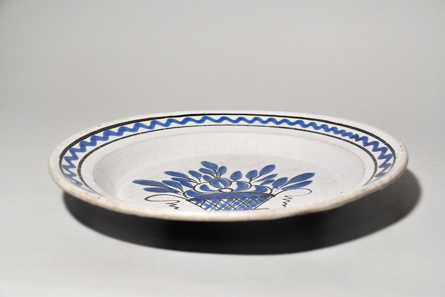 欧州軟陶花文大皿その２（１９世紀）
