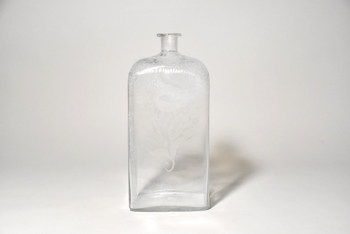 グラビール角瓶（欧州１８世紀）