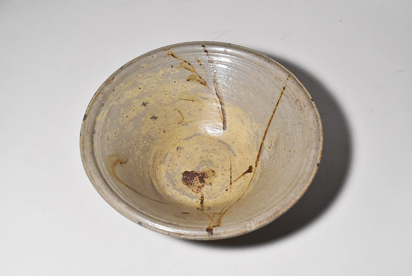 美濃笠原鉄絵草文鉢（江戸時代）