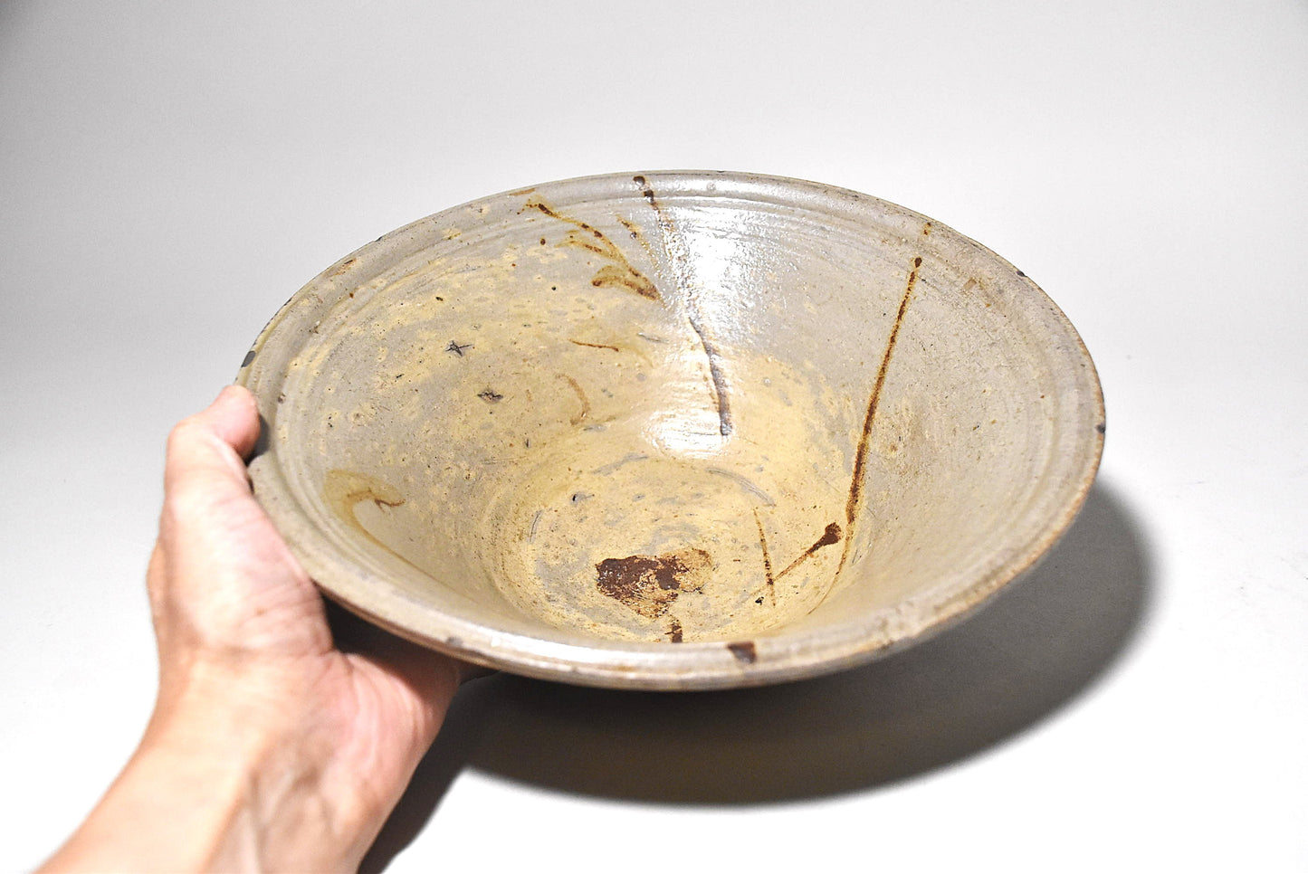 美濃笠原鉄絵草文鉢（江戸時代）