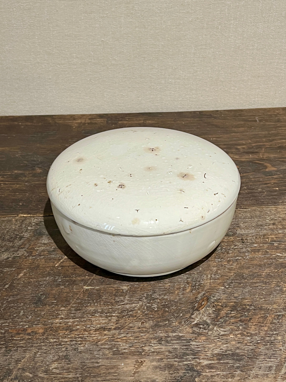 柔らかな白磁(その2：日本白磁蓋付大鉢)