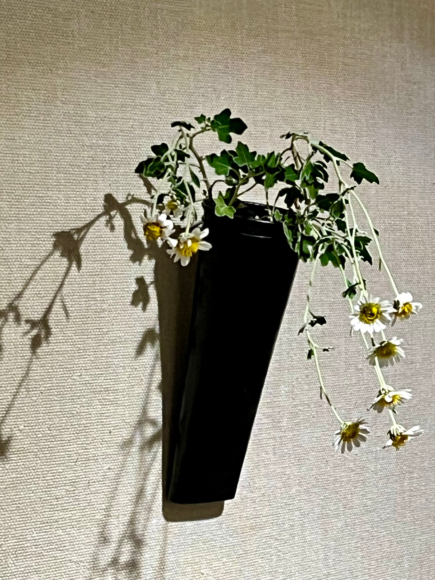 スピンオフ花器展(その1：銅製楔形)