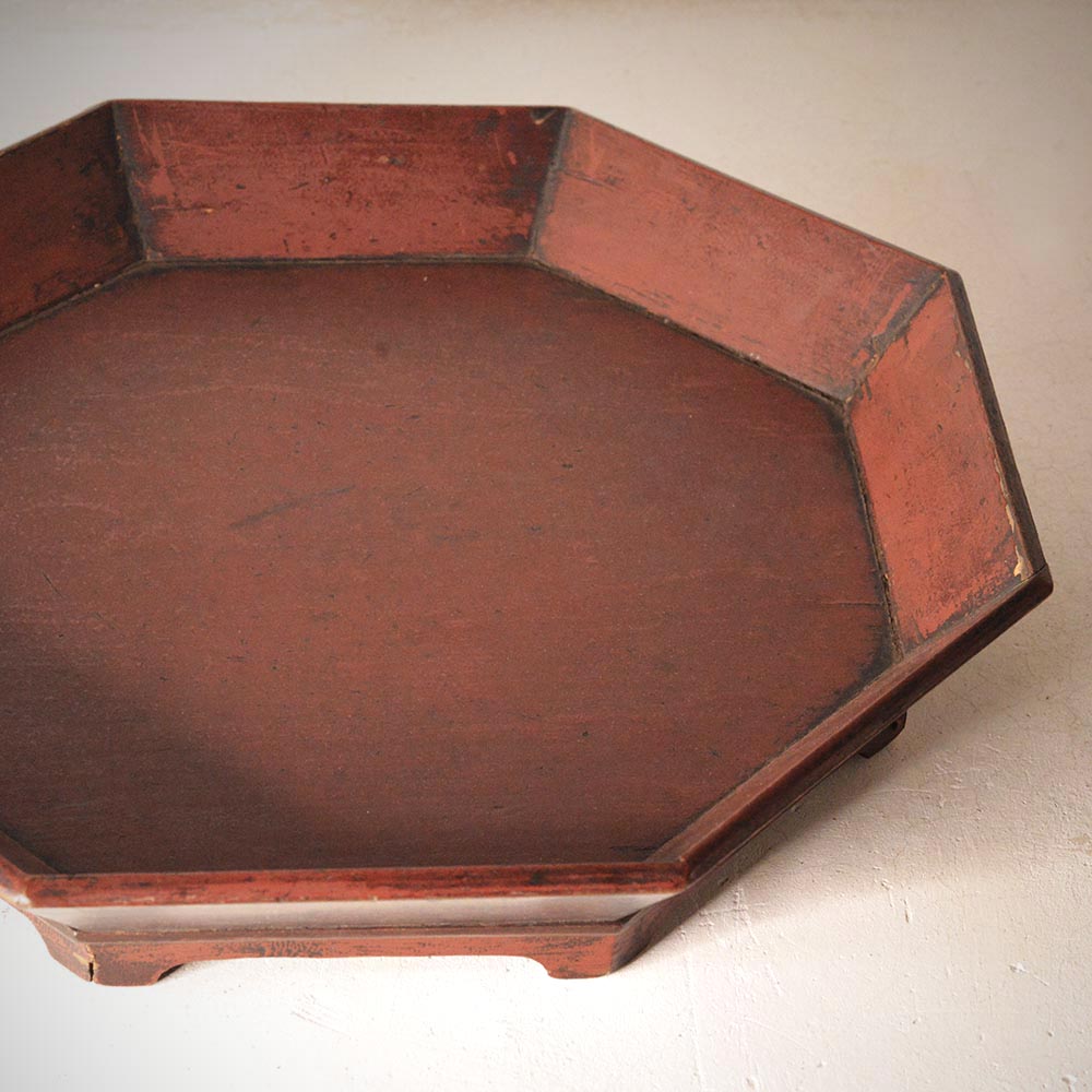No.8056 李朝 朱漆八角盆 朝鮮王朝時代（19世紀）