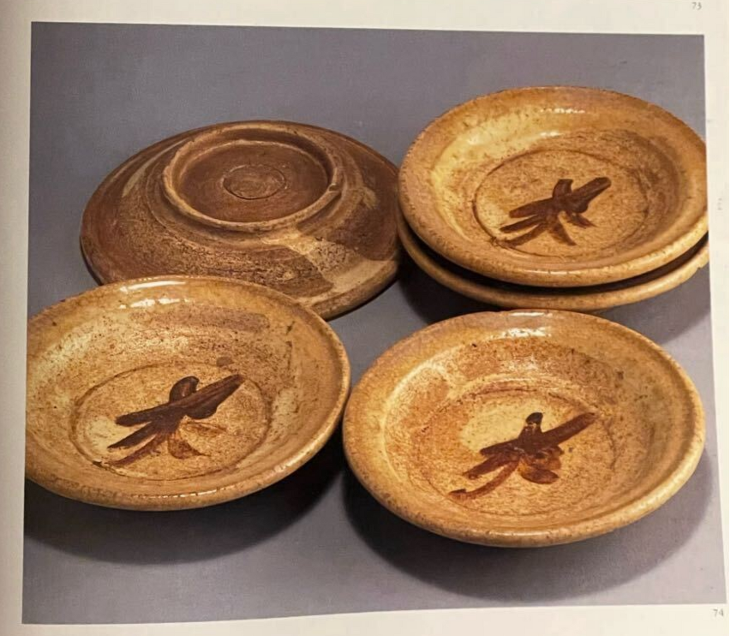 志野織部小皿②　白洲正子所載同手