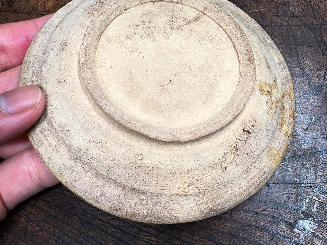 志野織部小皿②　白洲正子所載同手