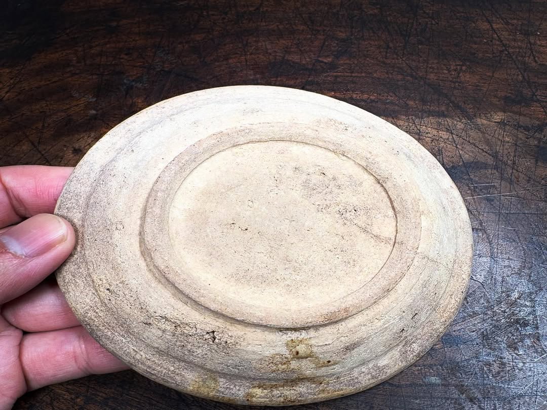 志野織部小皿②　白洲正子所載同手